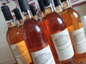 Wino rabarbarowo truskawkowe. Svojskie.pl